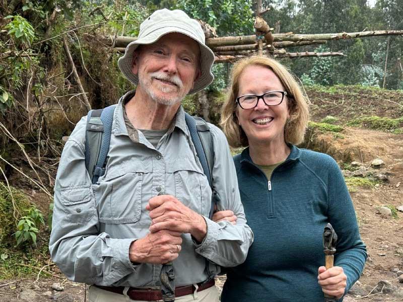 Heart attack survivor Susan Koeppen (left) and her husband, Rob. (图片由Susan Koeppen提供)